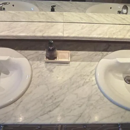 Alteanos, Centrico Y Confortable, Soleado, Con Piscina Y Jardines, Tenis, Parking Exterior Comunitario, Y La Playa Andando 10 Min