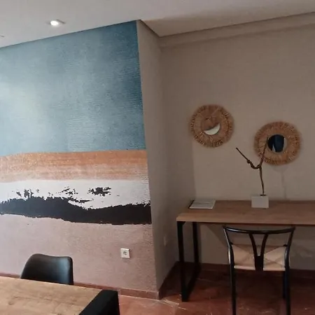 Alteanos, Centrico Y Confortable, Soleado, Con Piscina Y Jardines, Tenis, Parking Exterior Comunitario, Y La Playa Andando 10 Min 베니돔